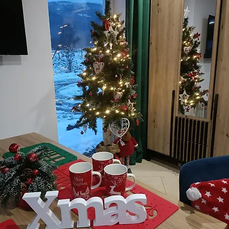 Pod Szczyrkiem Z Ogrodem Na Wylacznosc Basen Goraca Bania Σαλέ