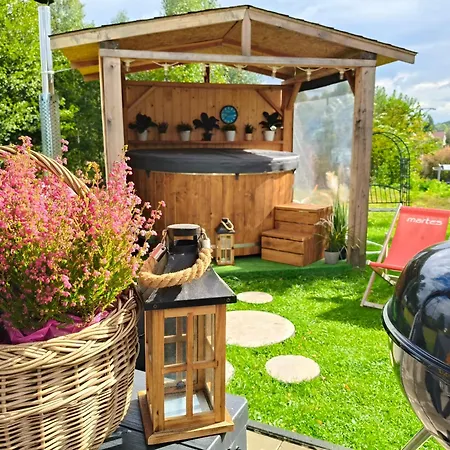 Pod Szczyrkiem Z Ogrodem Na Wylacznosc W Cenie Goraca Bania 샬레