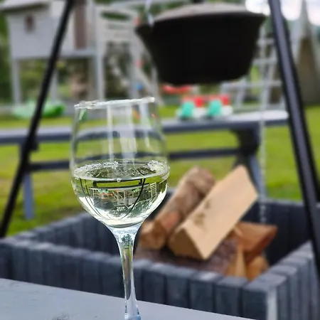 Pod Szczyrkiem Z Ogrodem Na Wylacznosc Basen Goraca Bania Σαλέ *